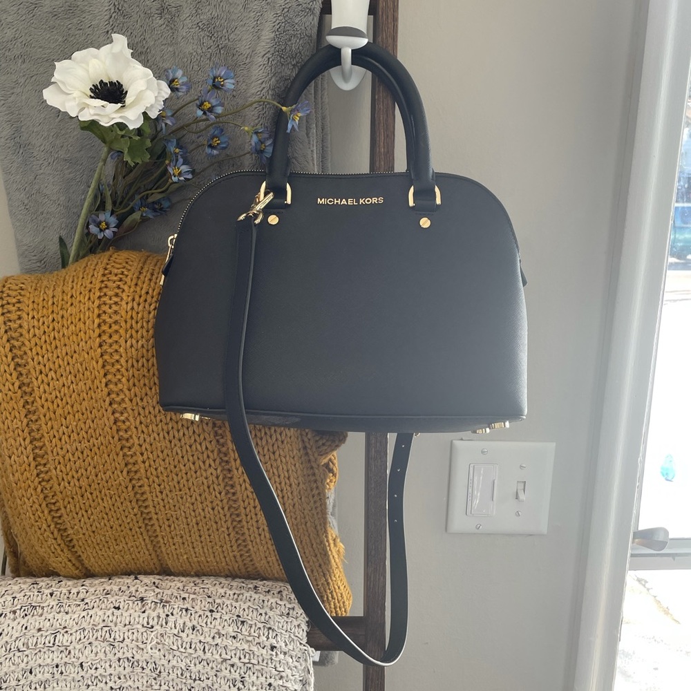 Michael Kors Purse (Sold AS IS)